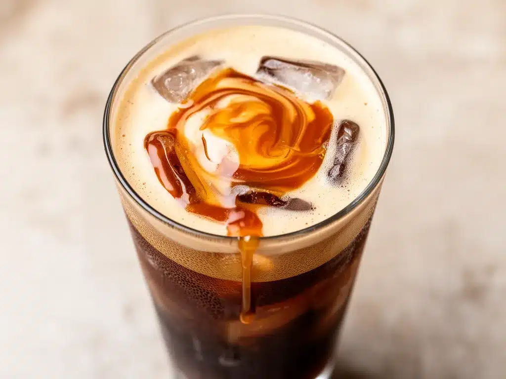Cremiger Kalter Kaffee-Frappé mit Karamell: 3 Min. Rezept 4 Kalter Kaffee-Frappé mit Karamell preparation steps